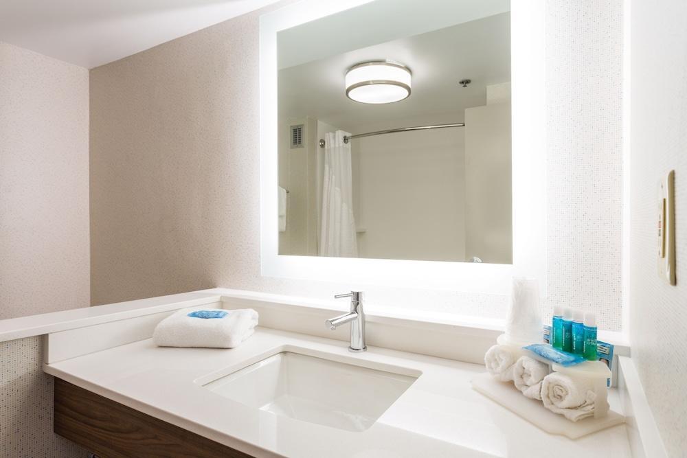 Holiday Inn Express Hotel & Suites Goldsboro - Base Area By Ihg מראה חיצוני תמונה