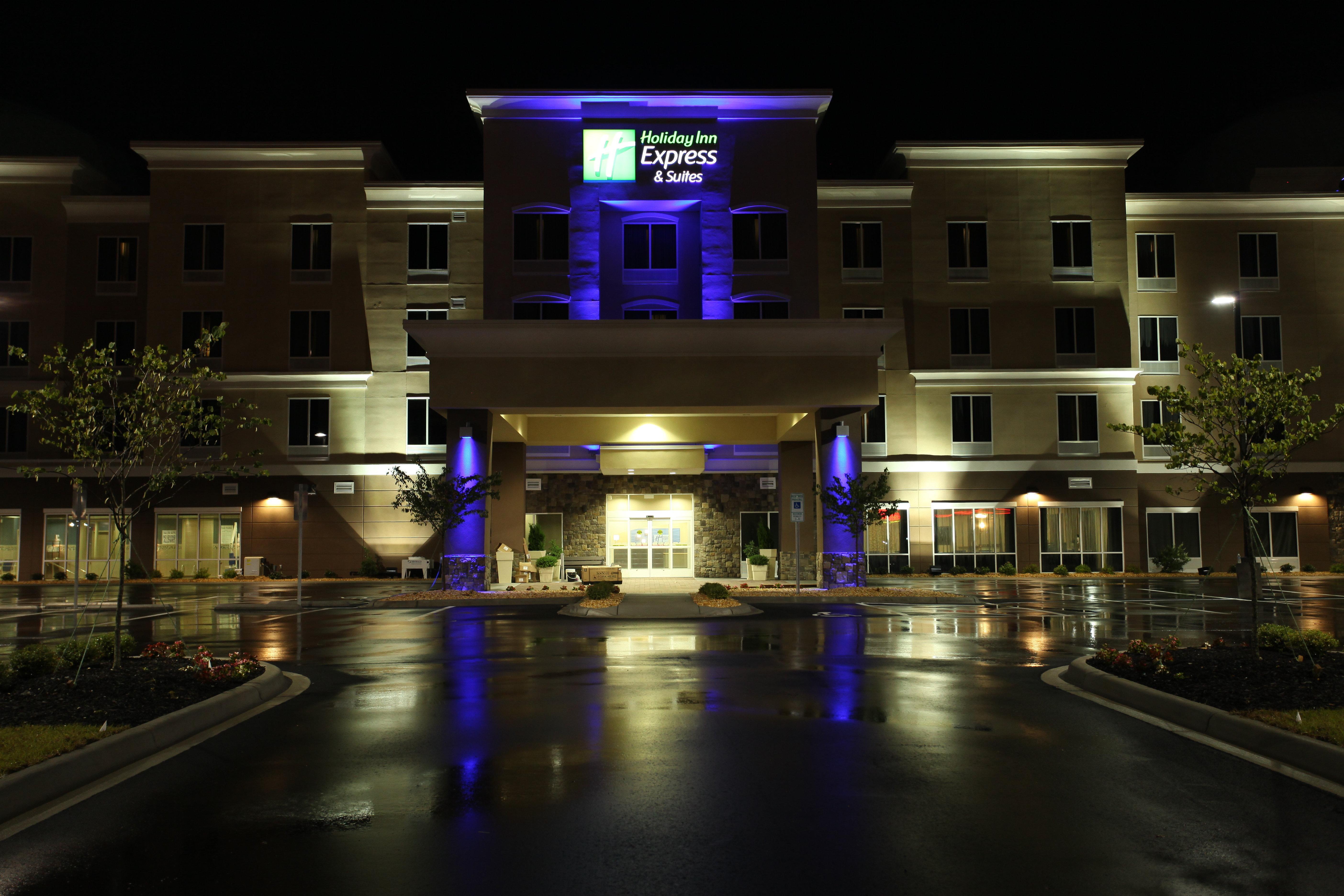 Holiday Inn Express Hotel & Suites Goldsboro - Base Area By Ihg מראה חיצוני תמונה